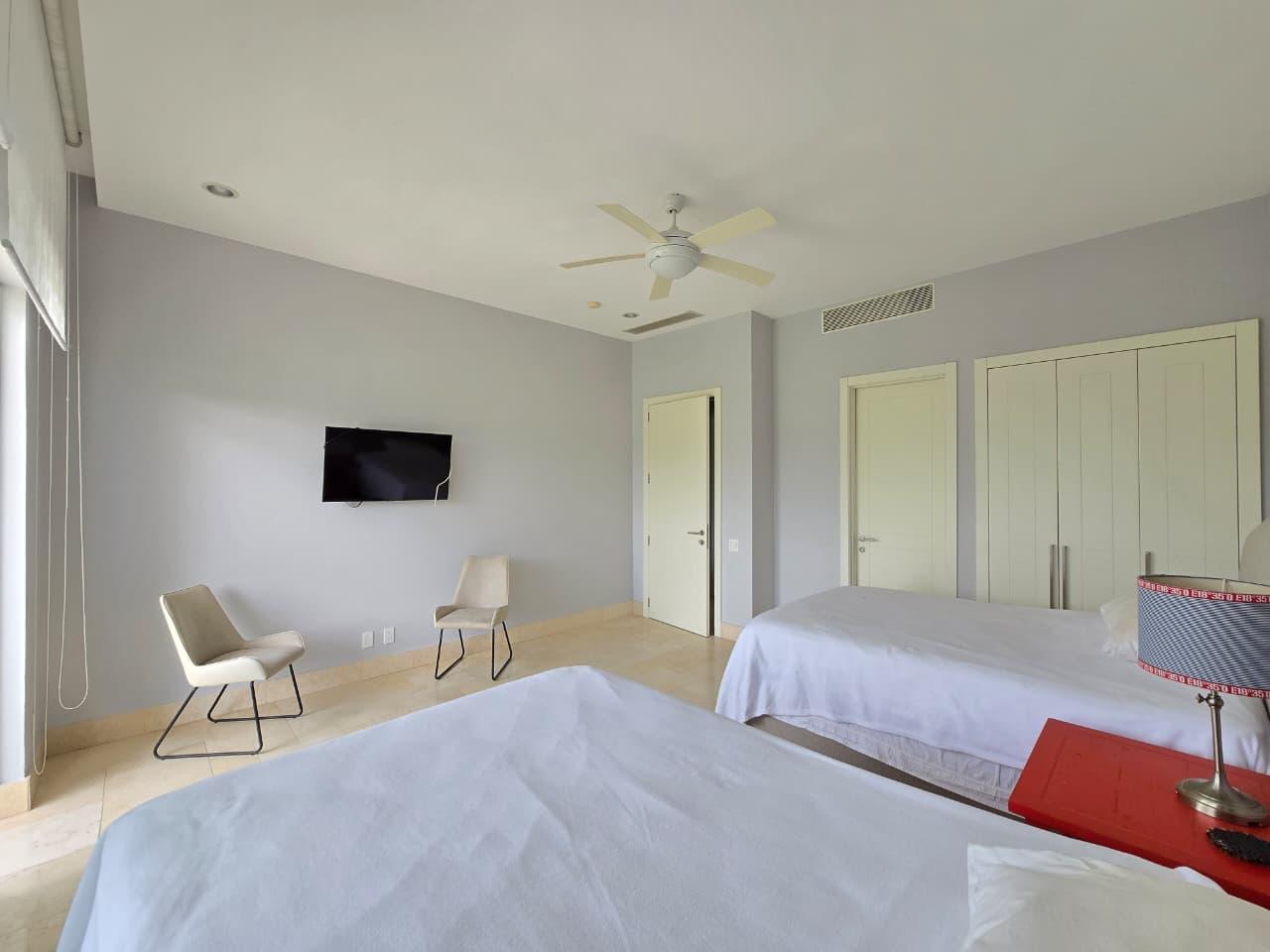 Gallery image 12