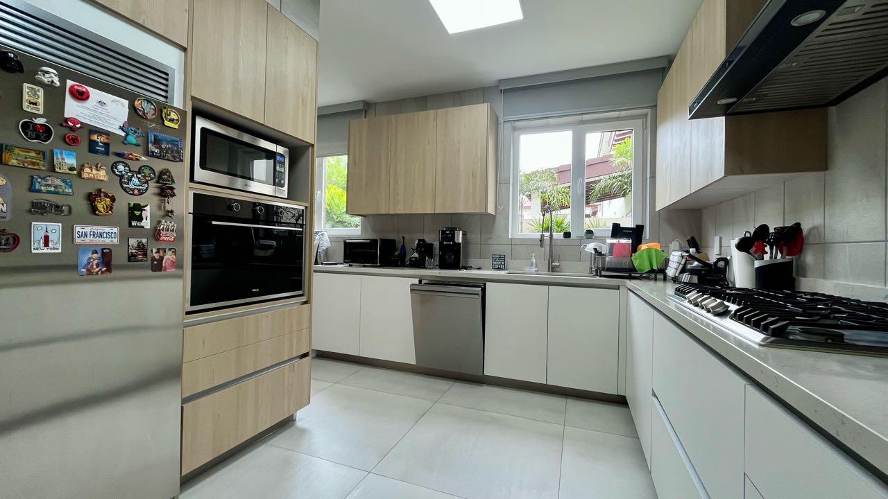 Gallery image 12