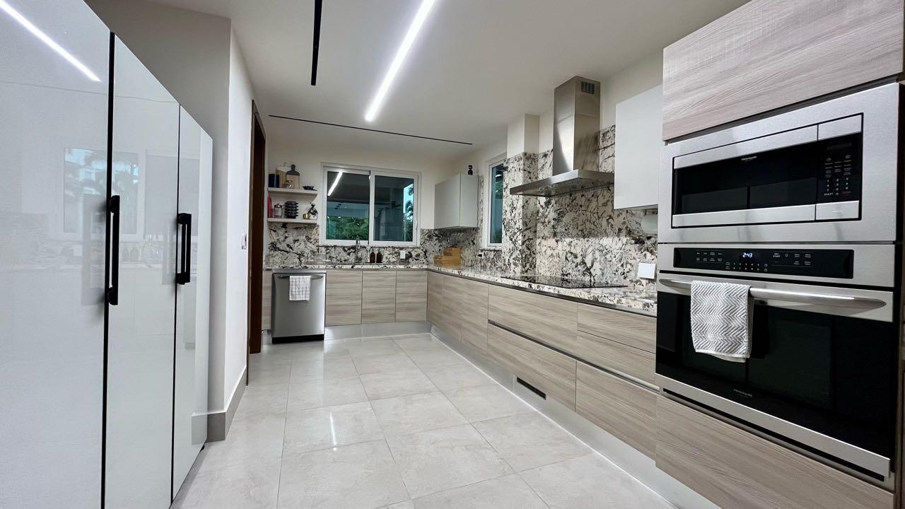Gallery image 10
