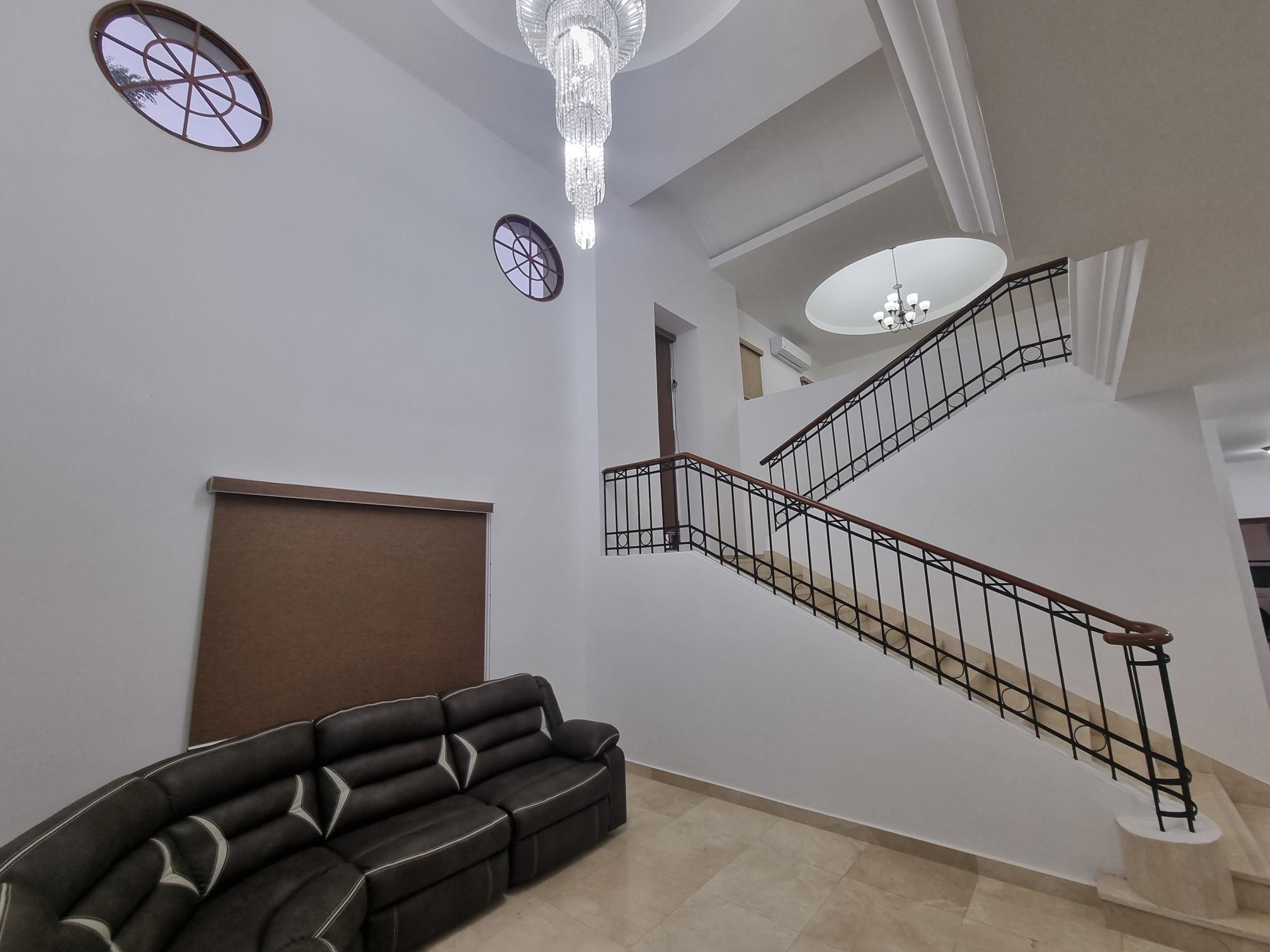 Gallery image 12